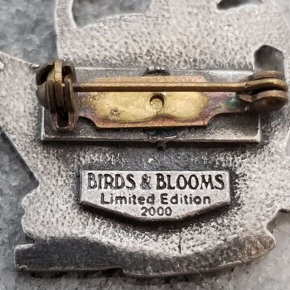 Vintage Birds and Bloom Watering Can and Flowers Brooch Lapel Pin - Picture 3 of 6